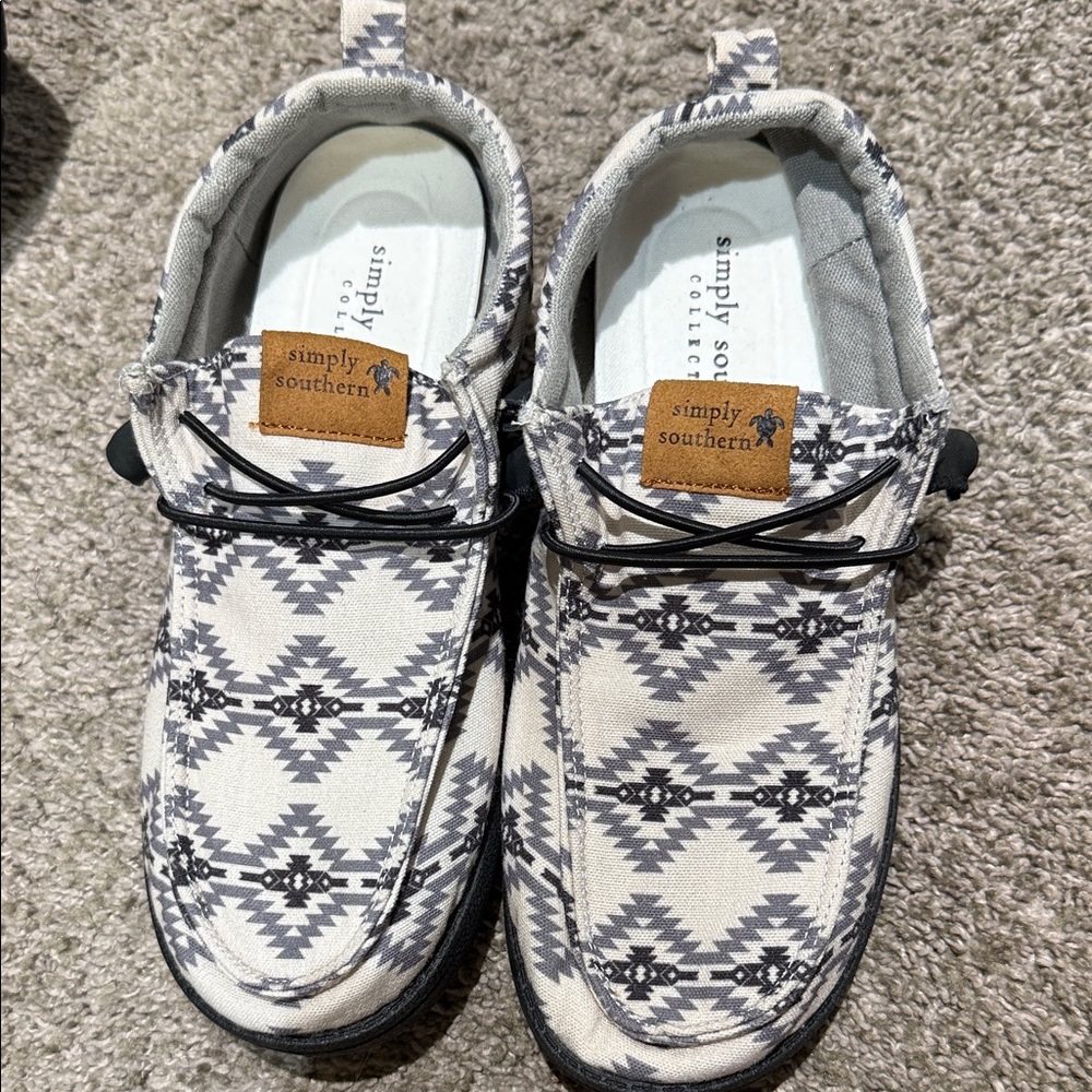 Simply Southern Womens shoes - Black and White Aztec . Brand new without tags